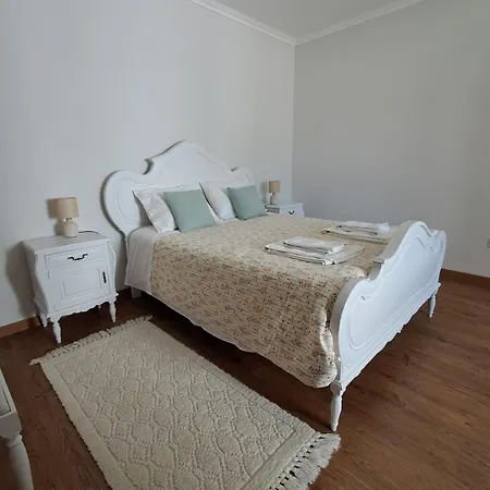 Casa Andorinhas לוריניה